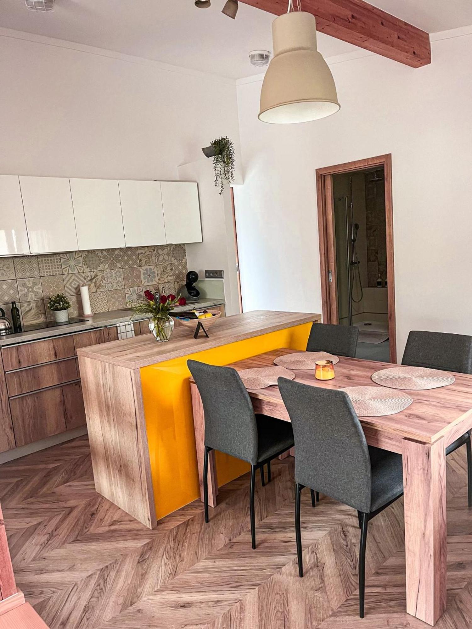 Apartmán NIKLAN Rožnov pod Radhoštěm Kültér fotó
